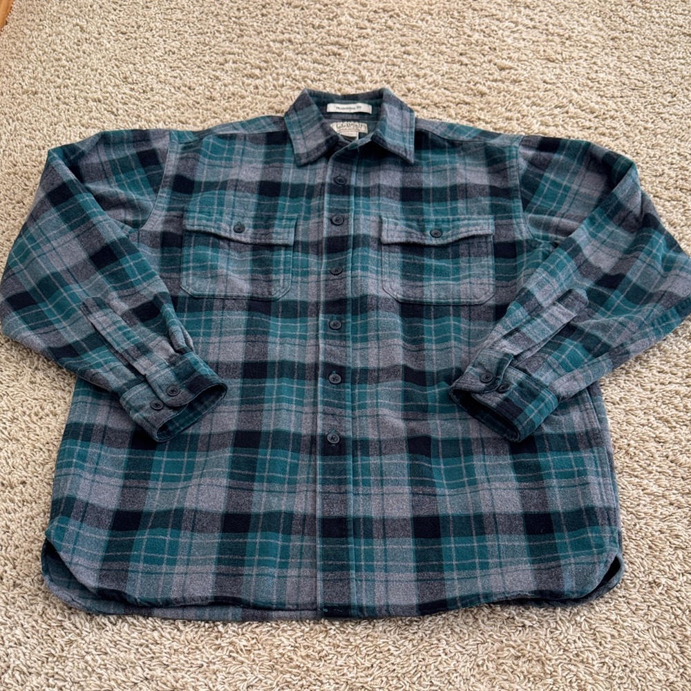 Vintage LL Bean Thick Flannel Traditional Fit Green Gray 100% Cotton Shirt, sz M